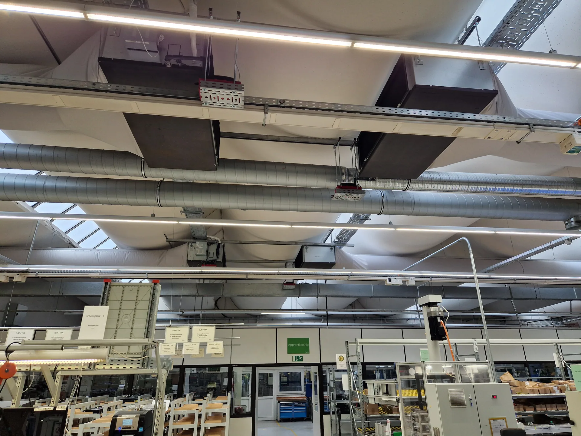 Klimatisierung der Fertigungshalle, Schneider Electric Lahr